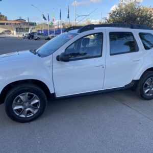 Alternative view of DACIA DUSTER 1.6