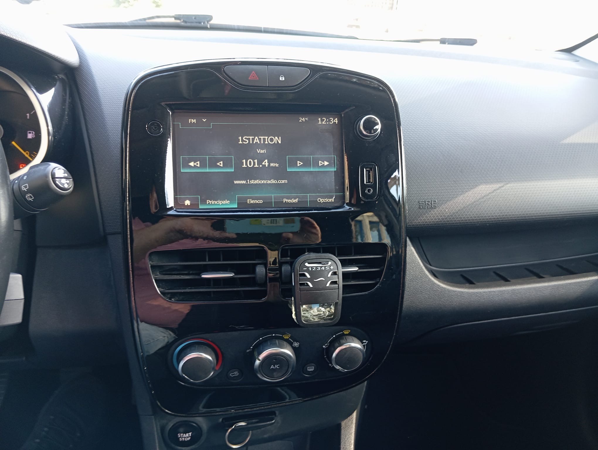 RENAULT CLIO 1.5 DCI - immagine 12