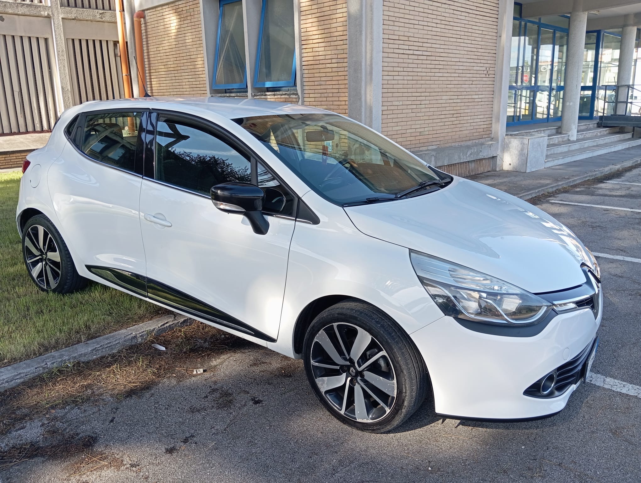 RENAULT CLIO 1.5 DCI - immagine 2