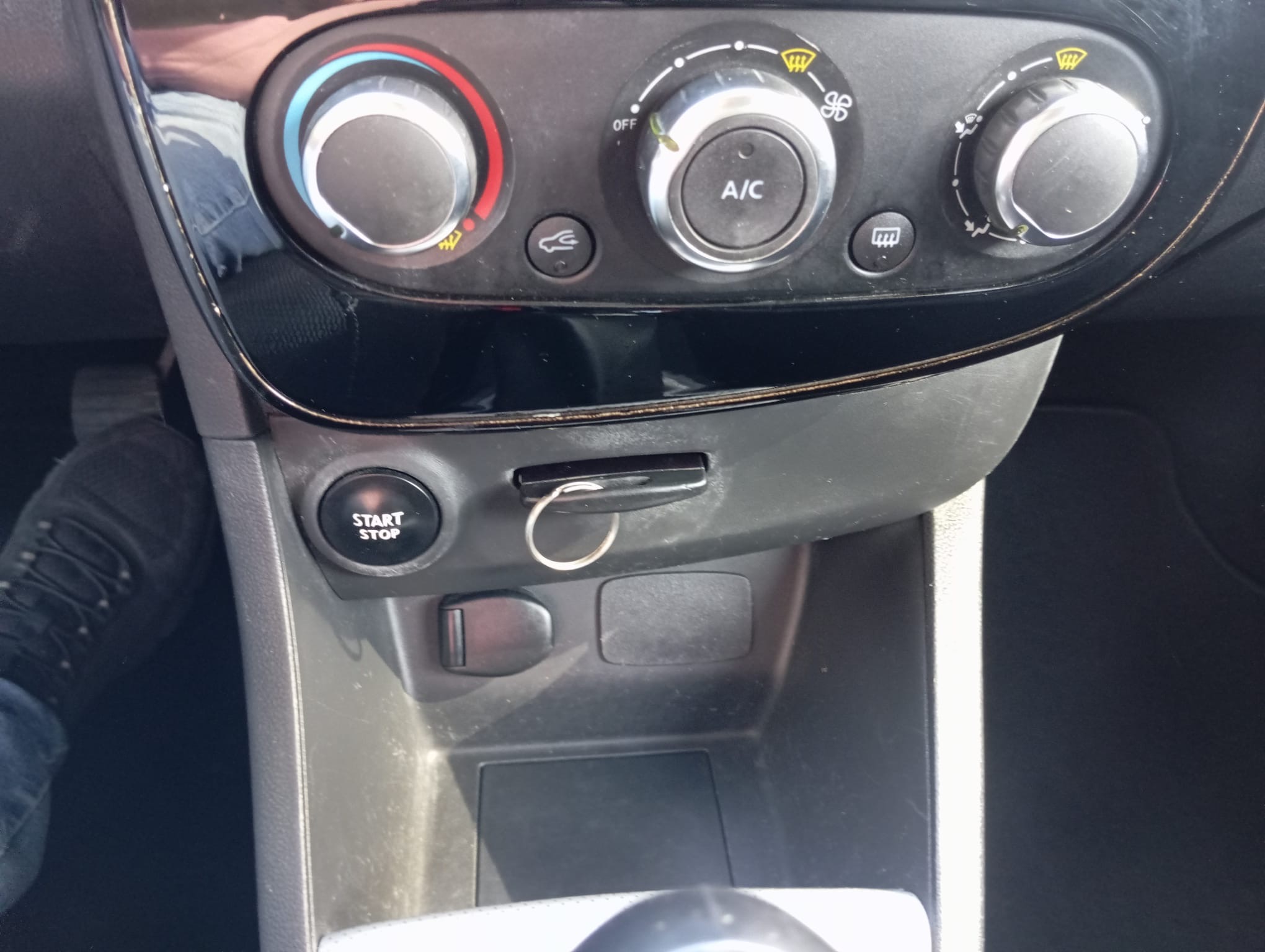 RENAULT CLIO 1.5 DCI - immagine 14