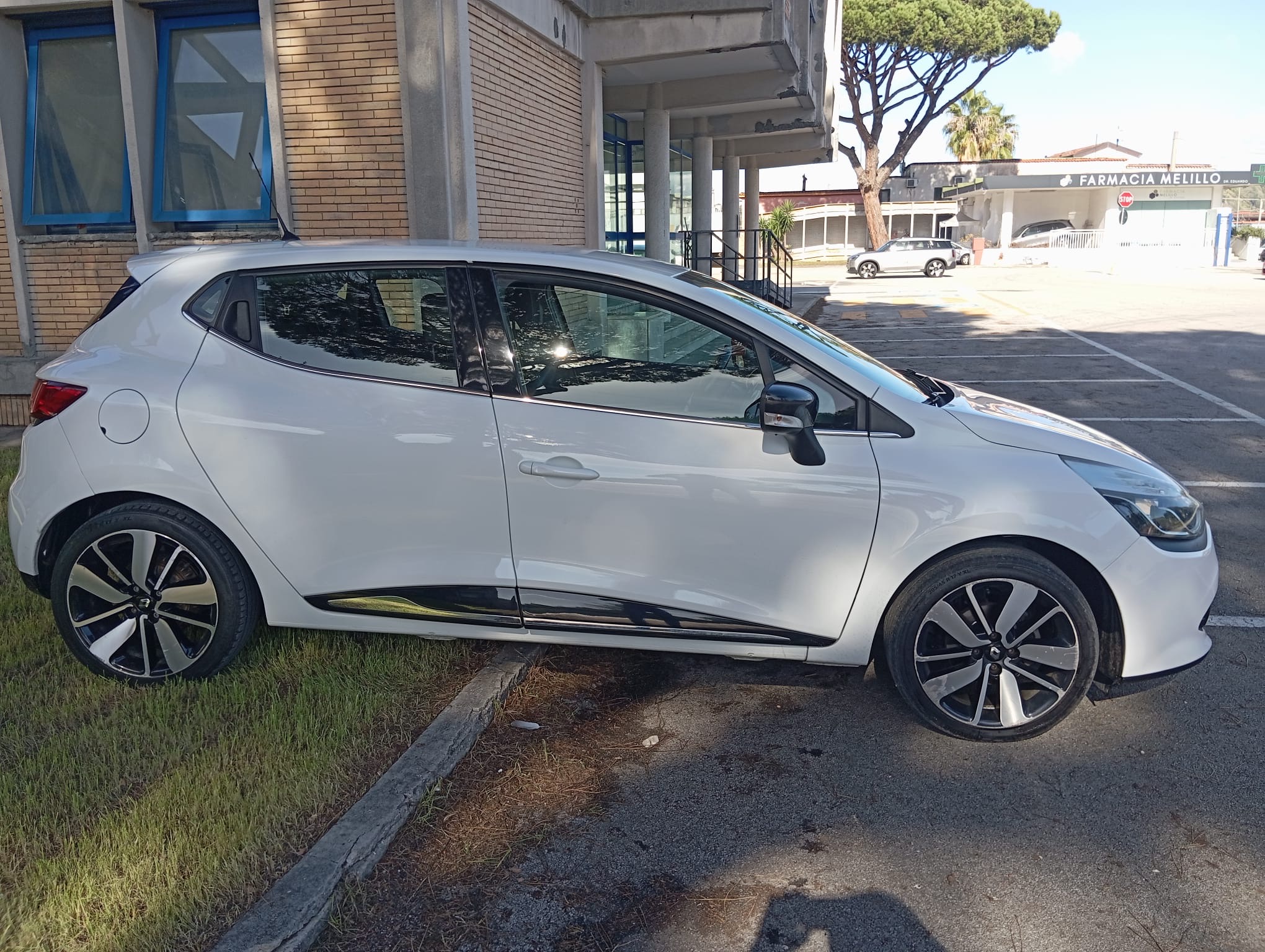 RENAULT CLIO 1.5 DCI - immagine 4