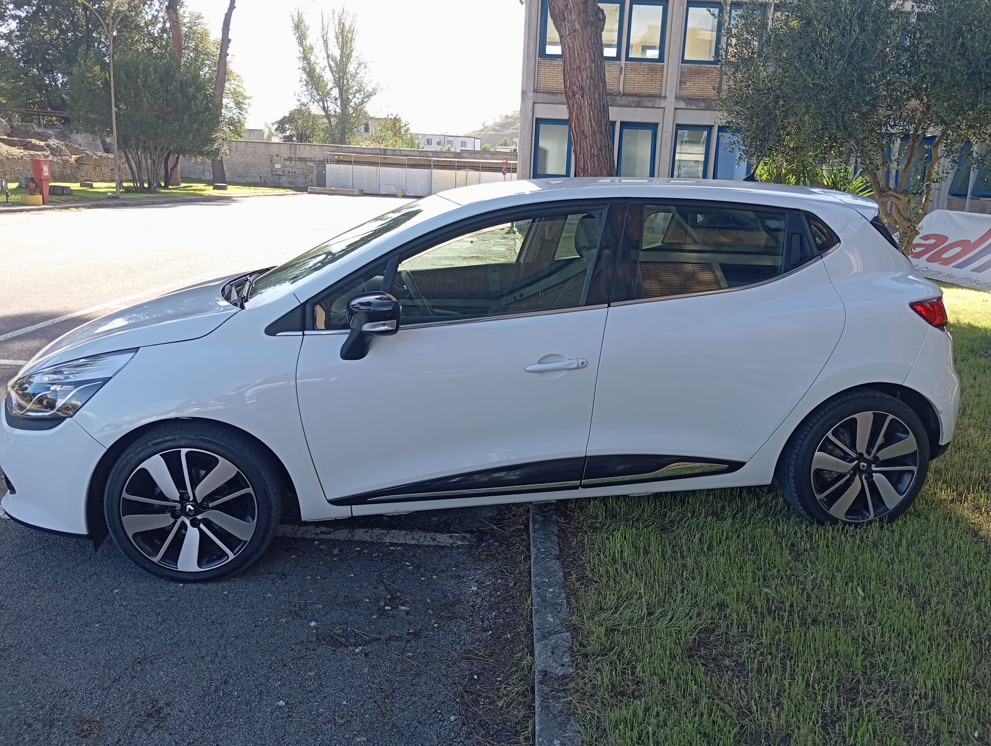 RENAULT CLIO 1.5 DCI - immagine 5